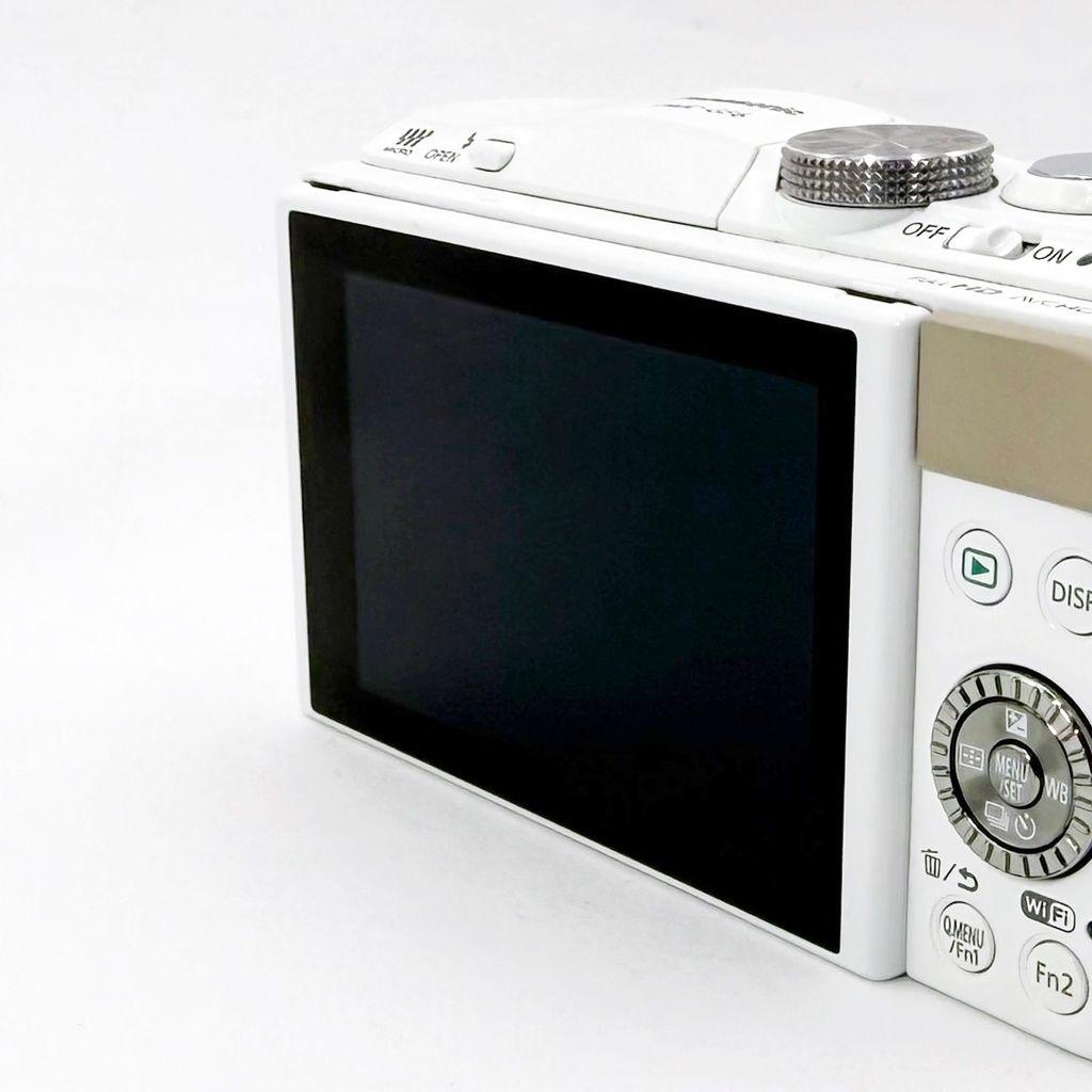 【美品】パナソニック DMC-GF6W ダブルズームキット ミラーレス カメラ