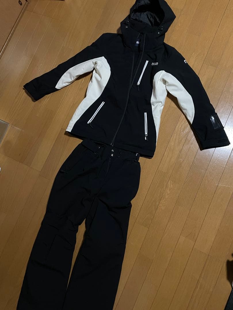 NNOUM Lサイズ　スキーウェア　スノボウェア