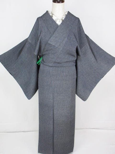 着用少ない！極鮫小紋＊江戸小紋＊黒＆白＊紋無し＊着物＊やせ型＊１５９ｃｍ＊裄６５