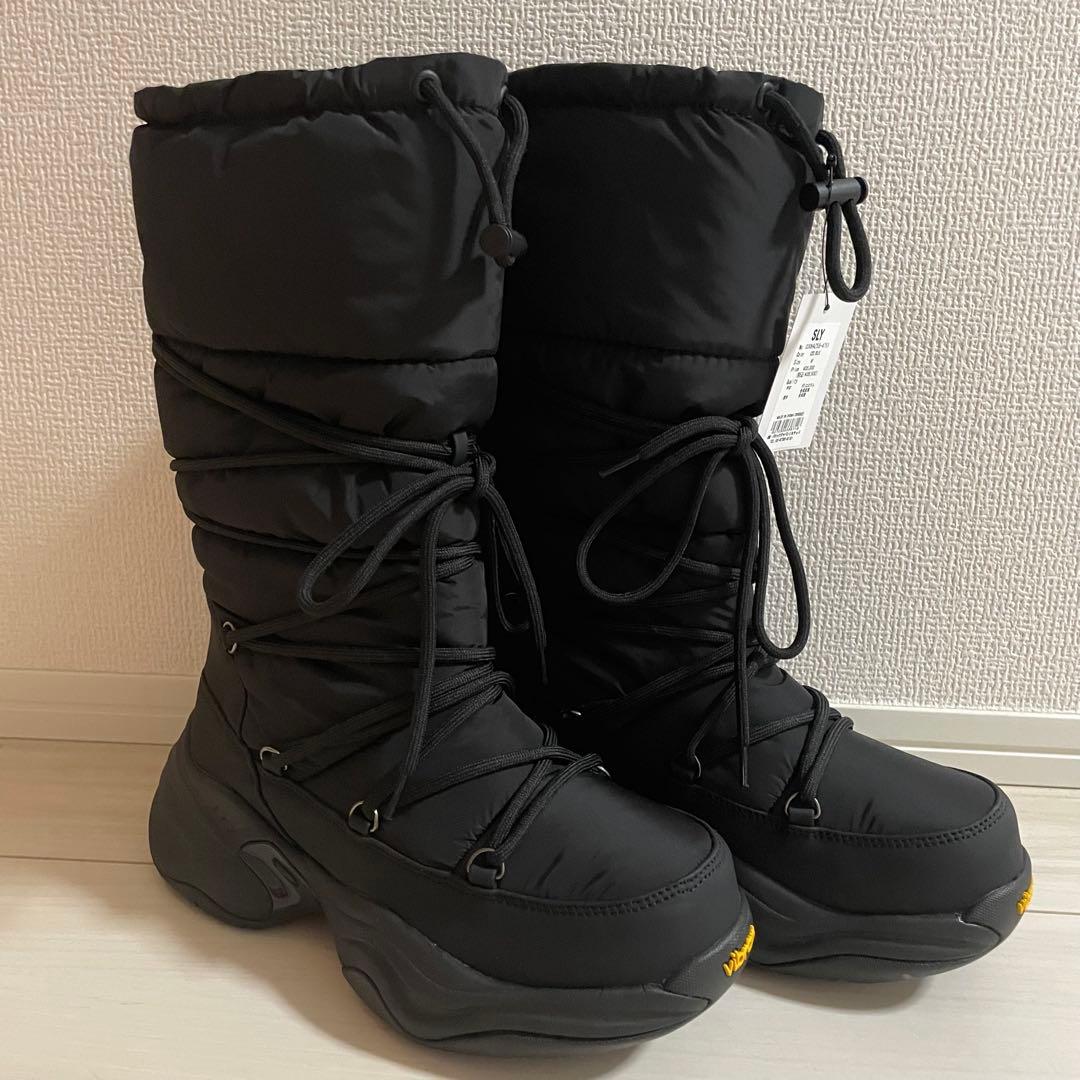 sly vibram パファーブーツ　黒ブーツ