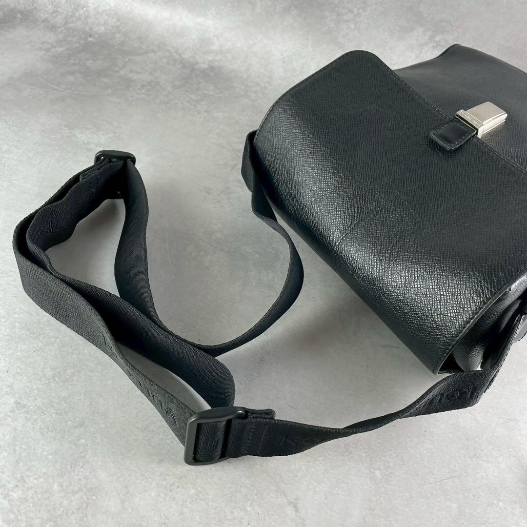 美品✨ルイヴィトン タイガ　ヤランガ ショルダーバッグレザー