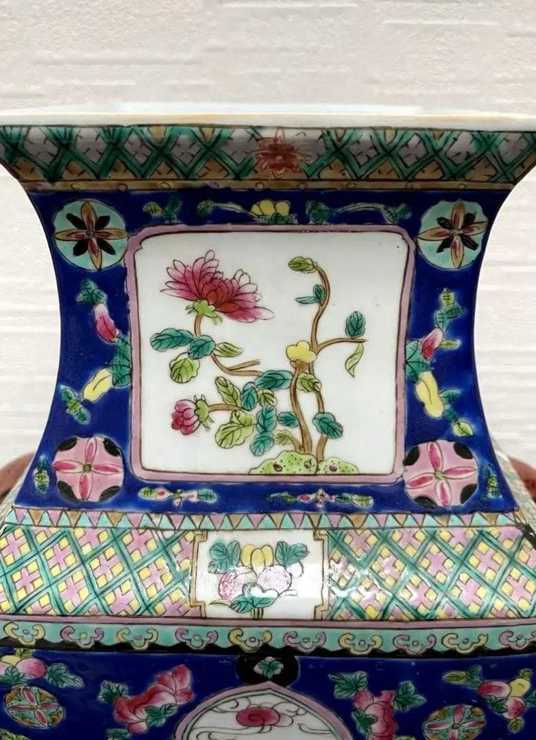 中国 粉彩 色絵 花鳥人物図 双耳四方瓶 古玩 古美術