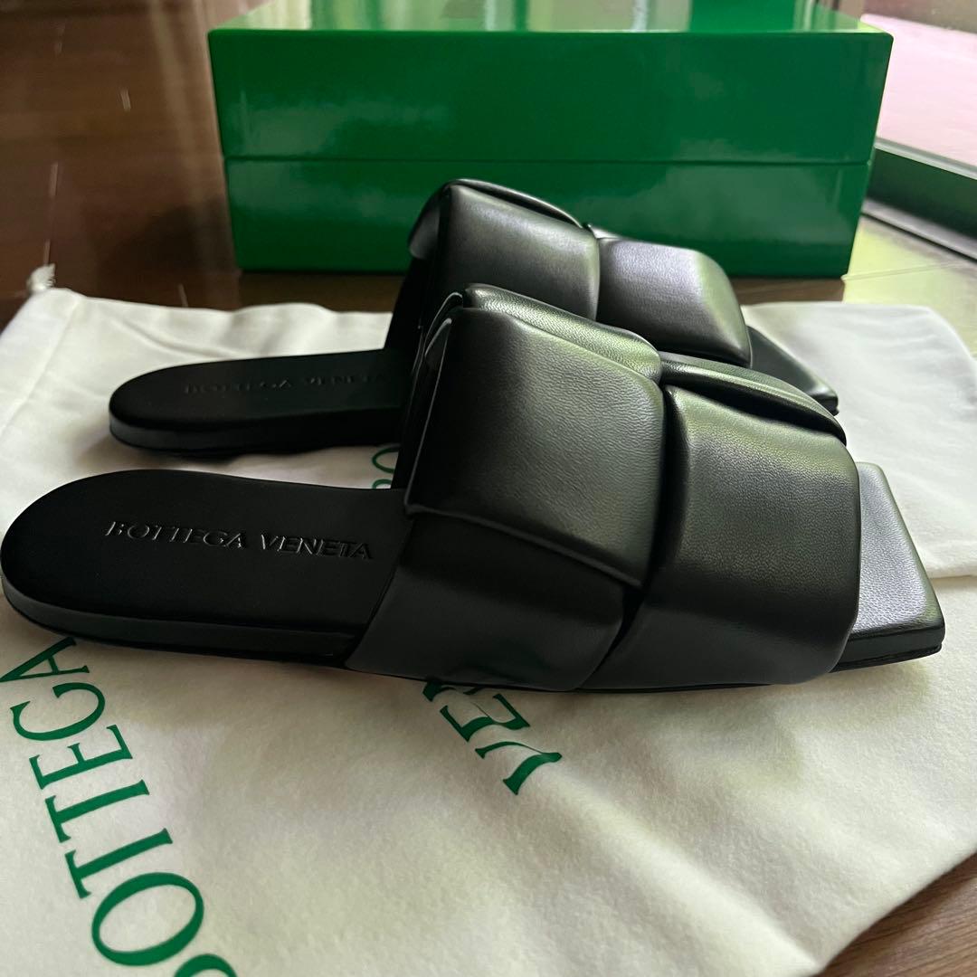 ボッテガ・ヴェネタ フラットサンダル