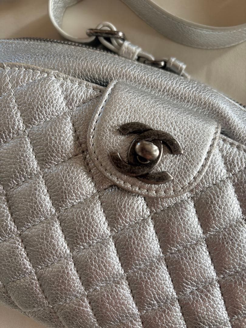 今だけ売り切り最終価格　CHANEL ウエストバッグ ボディーバッグ