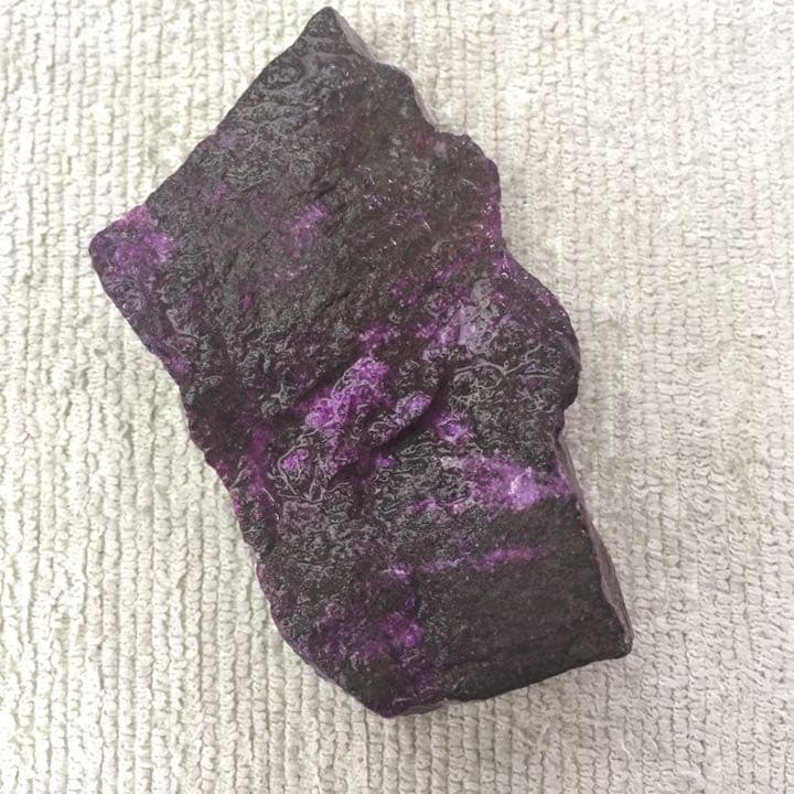 スギライト 杉石 原石 A 未研磨 約88g