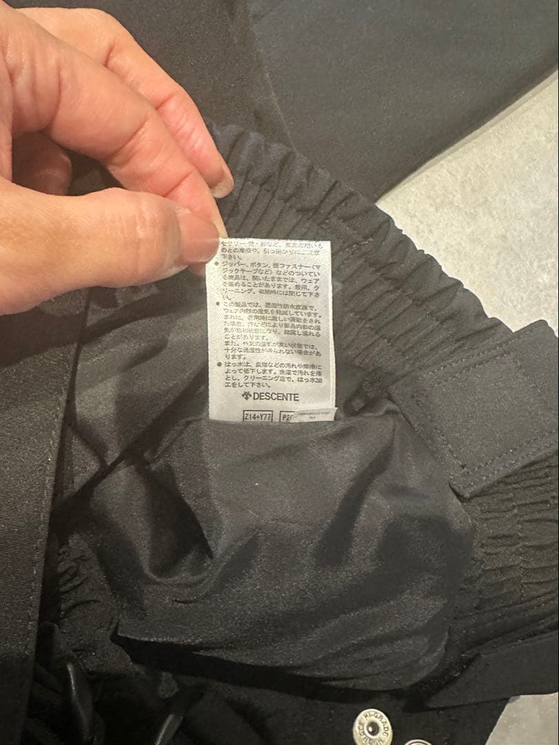 DESCENTE ホワイトスキーウェア 女性用