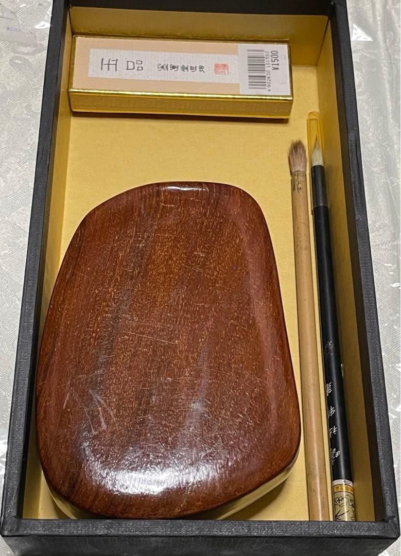彫刻石硯 松と鳥 唐木箱入り ＆ 墨と筆2本セット