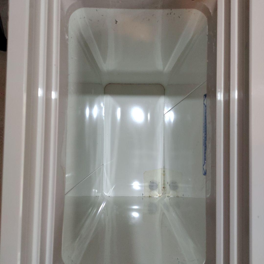 コンパクト　冷凍庫　サンデン　ホワイト