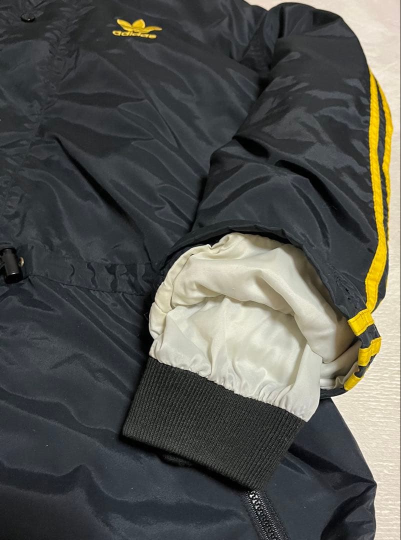 90s adidas アディダス ブラック/イエロー ストライプ ベンチコート