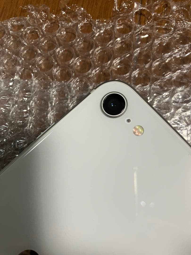 iPhone SE (第2世代) ホワイト バッテリー純正84％ 美品