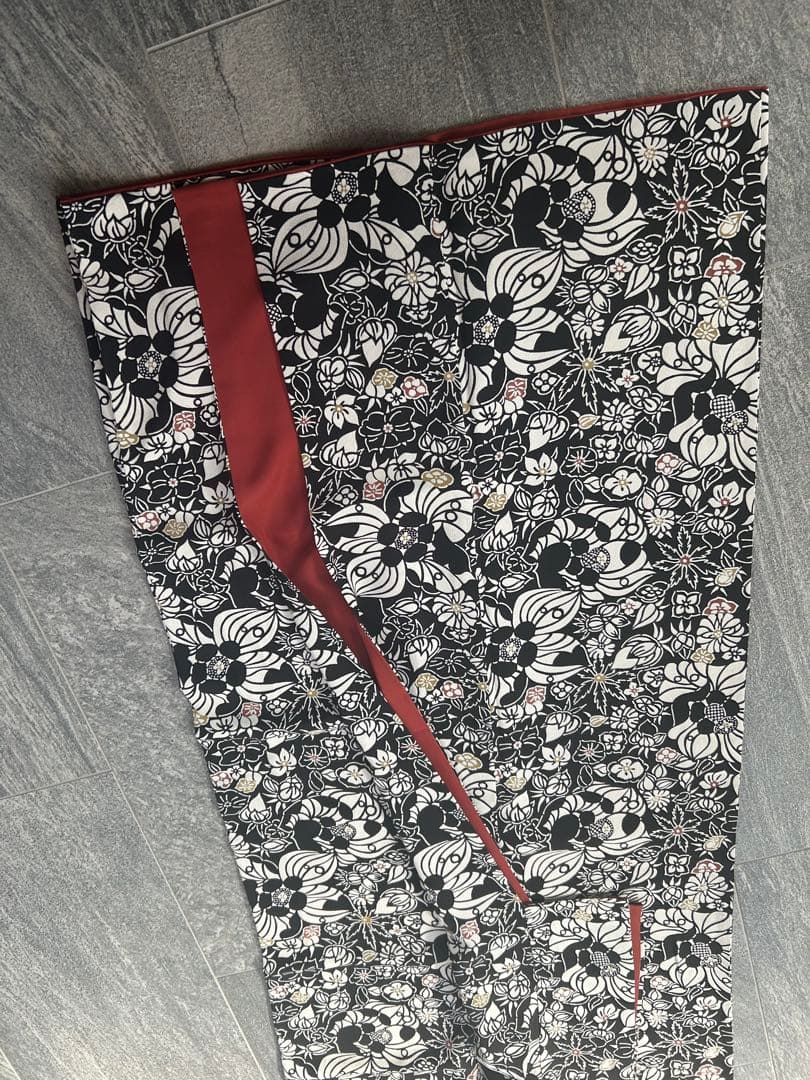 高島屋謹製　正絹　袷小紋 　型染めのモダンな花模様