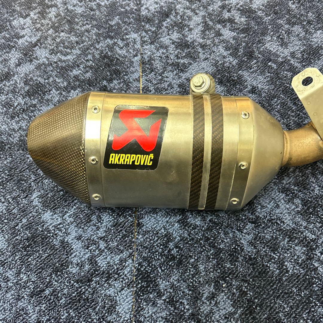 t*様 アクラポビッチ　スリップオンマフラー AKRAPOVIC