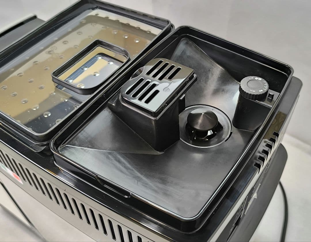 デロンギ　マグニフィカS コンパクト全自動コーヒーマシン　ECAM23210B