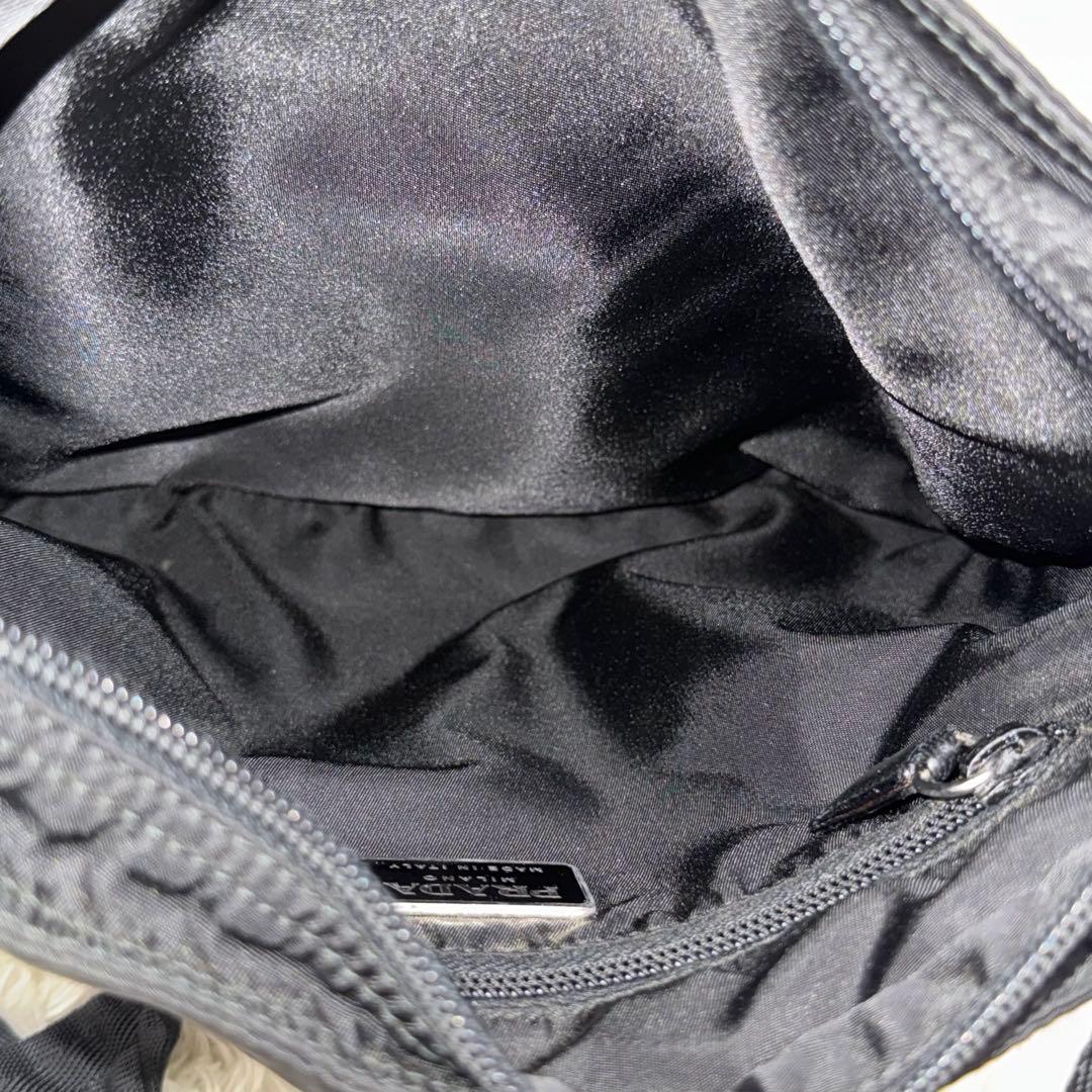 PRADAプラダ 三角ロゴ ショルダーバッグ テスート 黒 サコッシュ