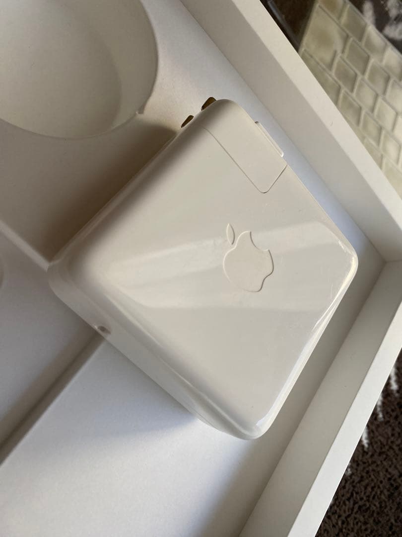 【極美品】MacBook Pro 2020 M1 256GB