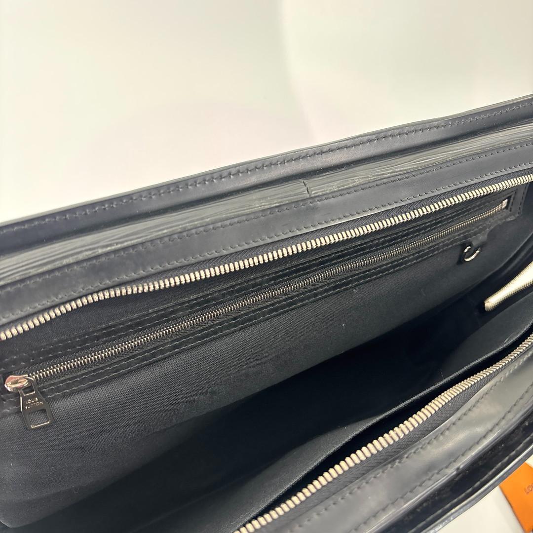 新品同様 ルイヴィトン エピ バサーノMM ブラック ビジネスバッグ メンズ