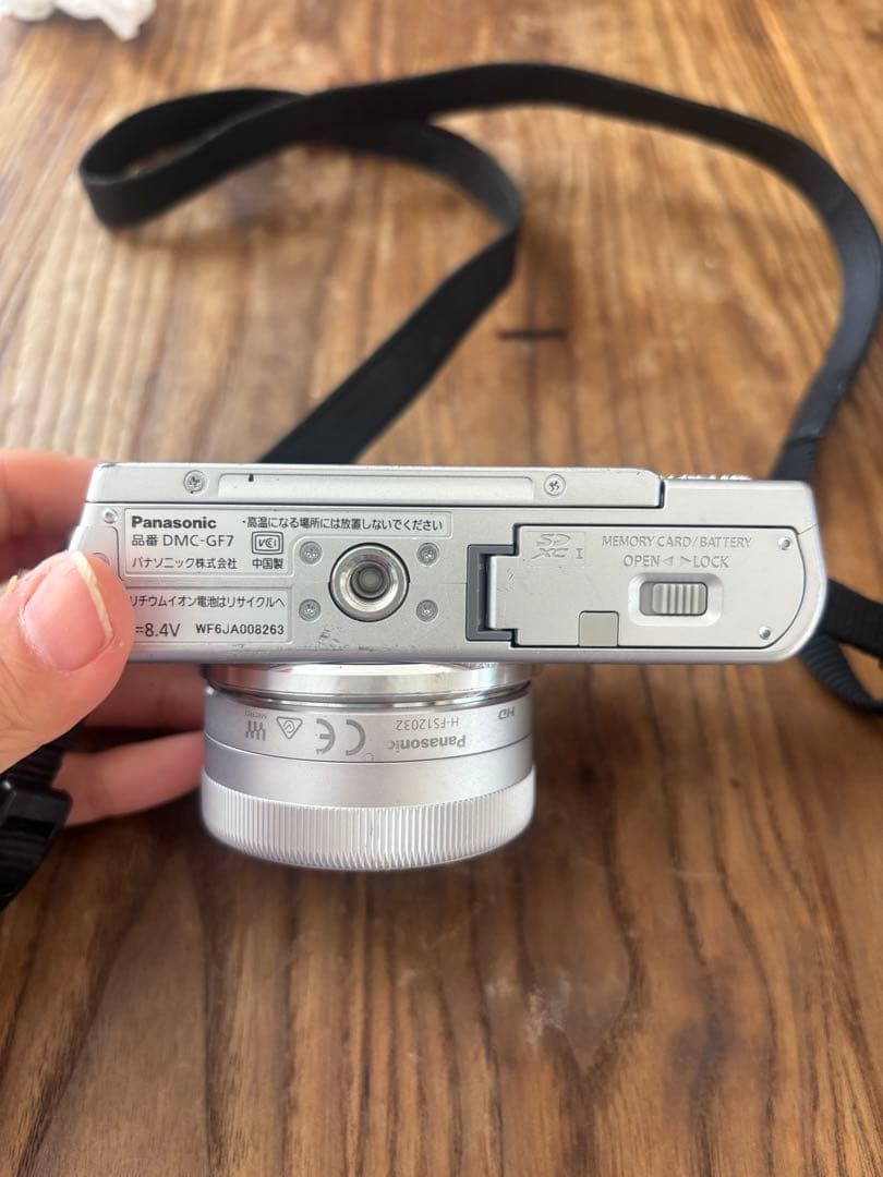 デジタルカメラ　LUMIX DMC-GF7