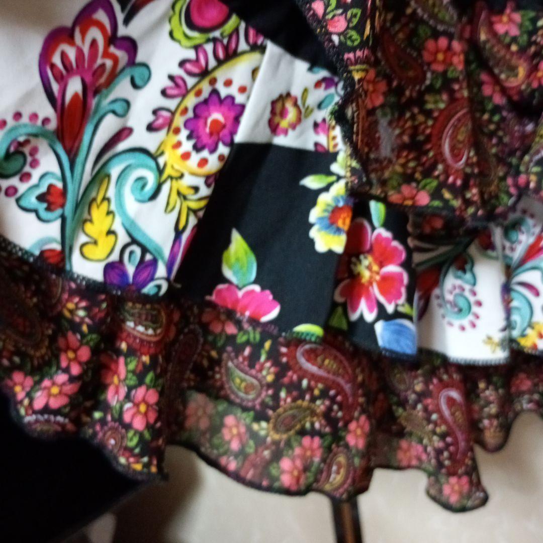 最終売りつく　フラメンコ スカート 黒とカラフルなペイズリーと花柄