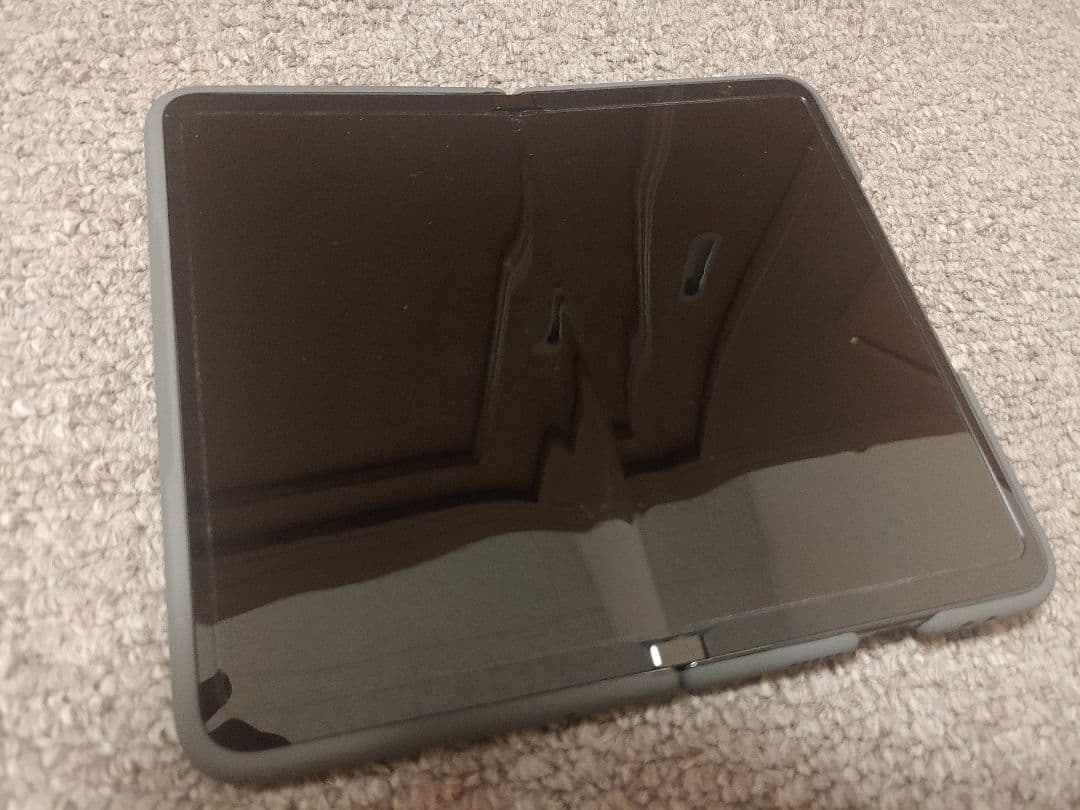 Google Pixel Fold 256GB + 純正ケース