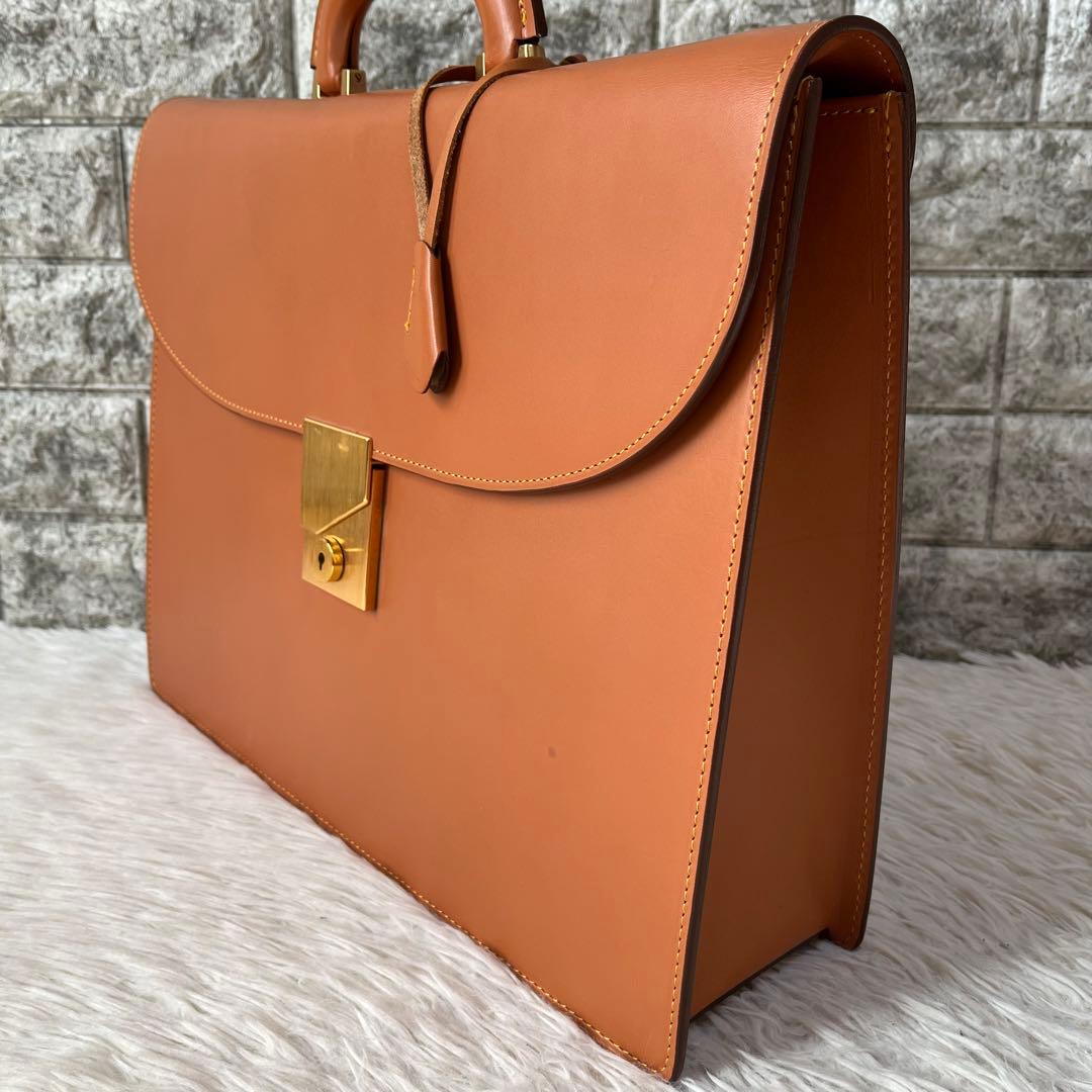 【美品】キタムラ　鍵付き　レザー　ビジネスバッグ　A4収納可能