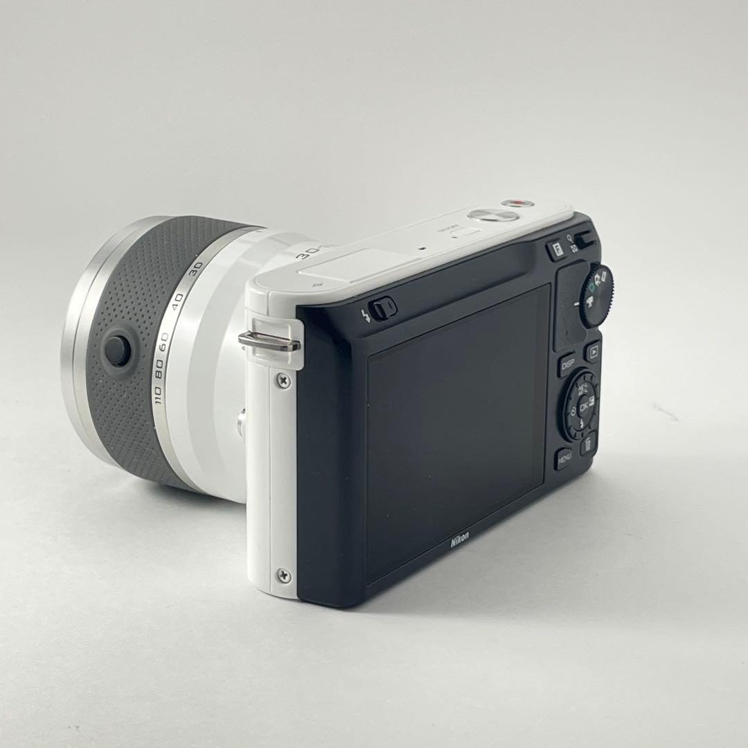 【極上美品・返品保証】Nikon1 J1ホワイト レンズキット