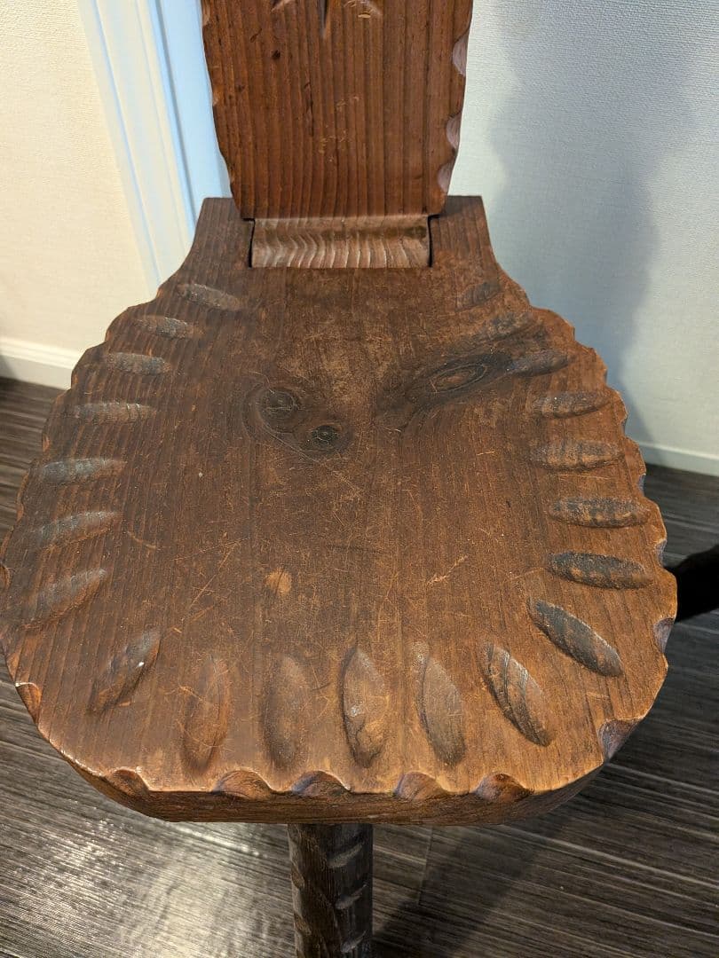 スペイン製 羊飼いの椅子 ウサギと猫の木製椅子とテーブルセット アンティーク