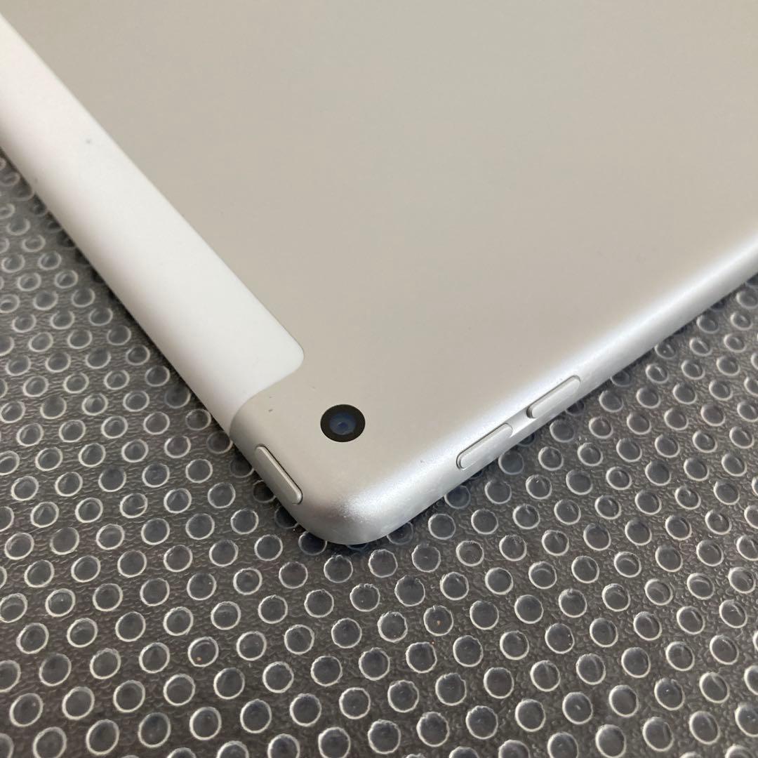 3766【早い者勝ち】iPad8 第8世代 32GB SIMフリー☆