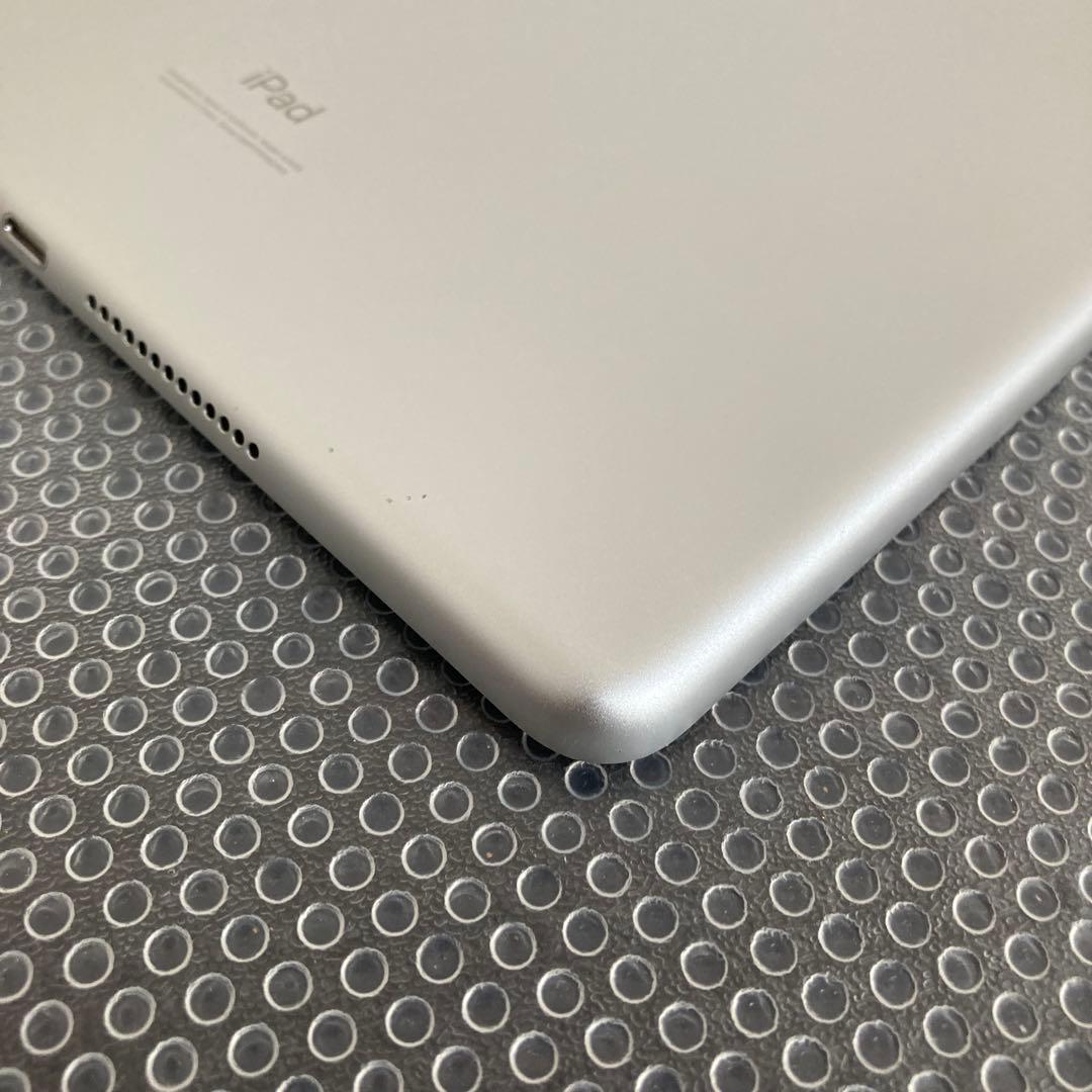 3766【早い者勝ち】iPad8 第8世代 32GB SIMフリー☆