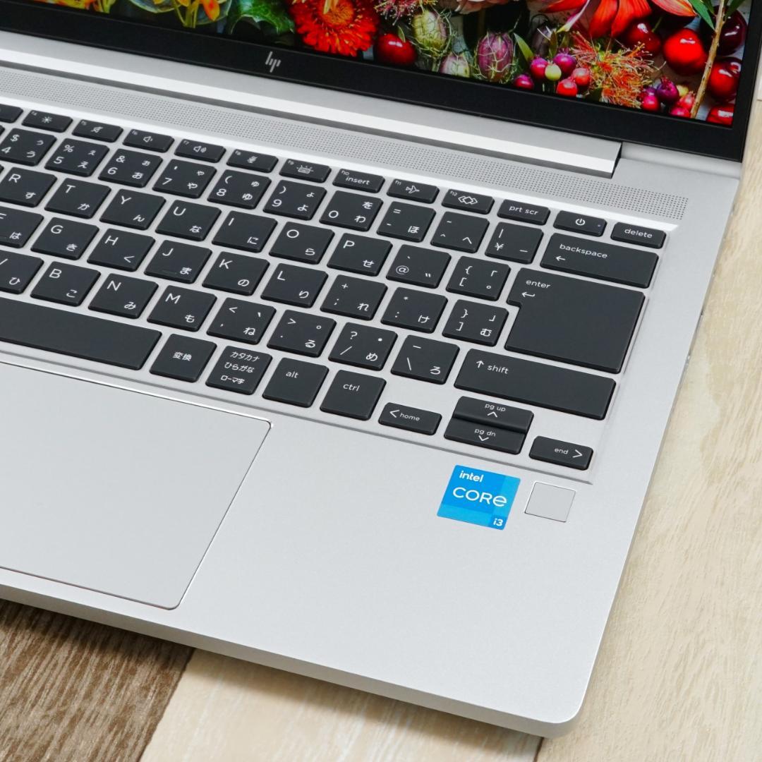 未使用に近い２０２５年製の神速モバイル✨超高速ＳＳＤ＆大容量メモリ✨フルＨＤ液晶