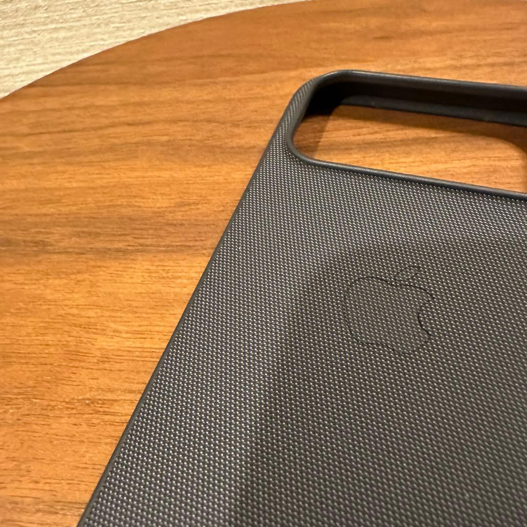 【美品中古】iPhone 17 Proテックウーブンケース「ブラック」Apple