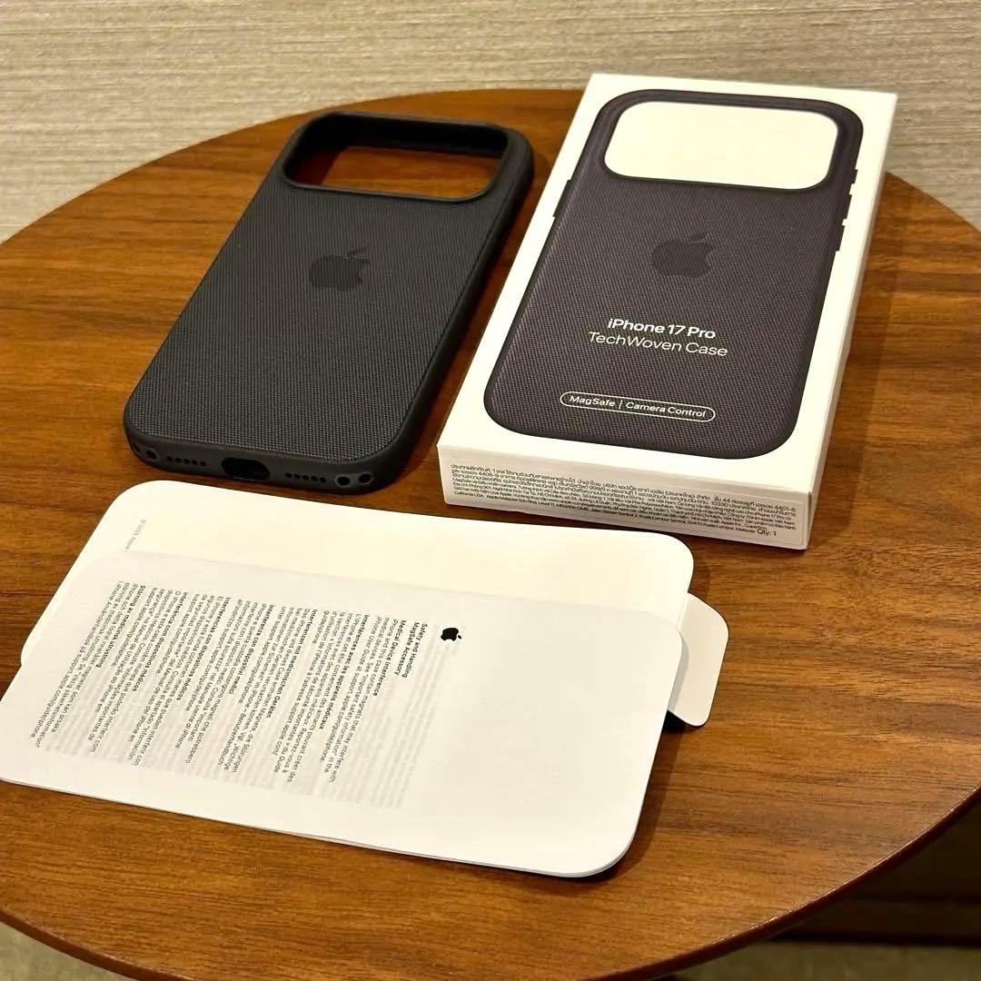 【美品中古】iPhone 17 Proテックウーブンケース「ブラック」Apple