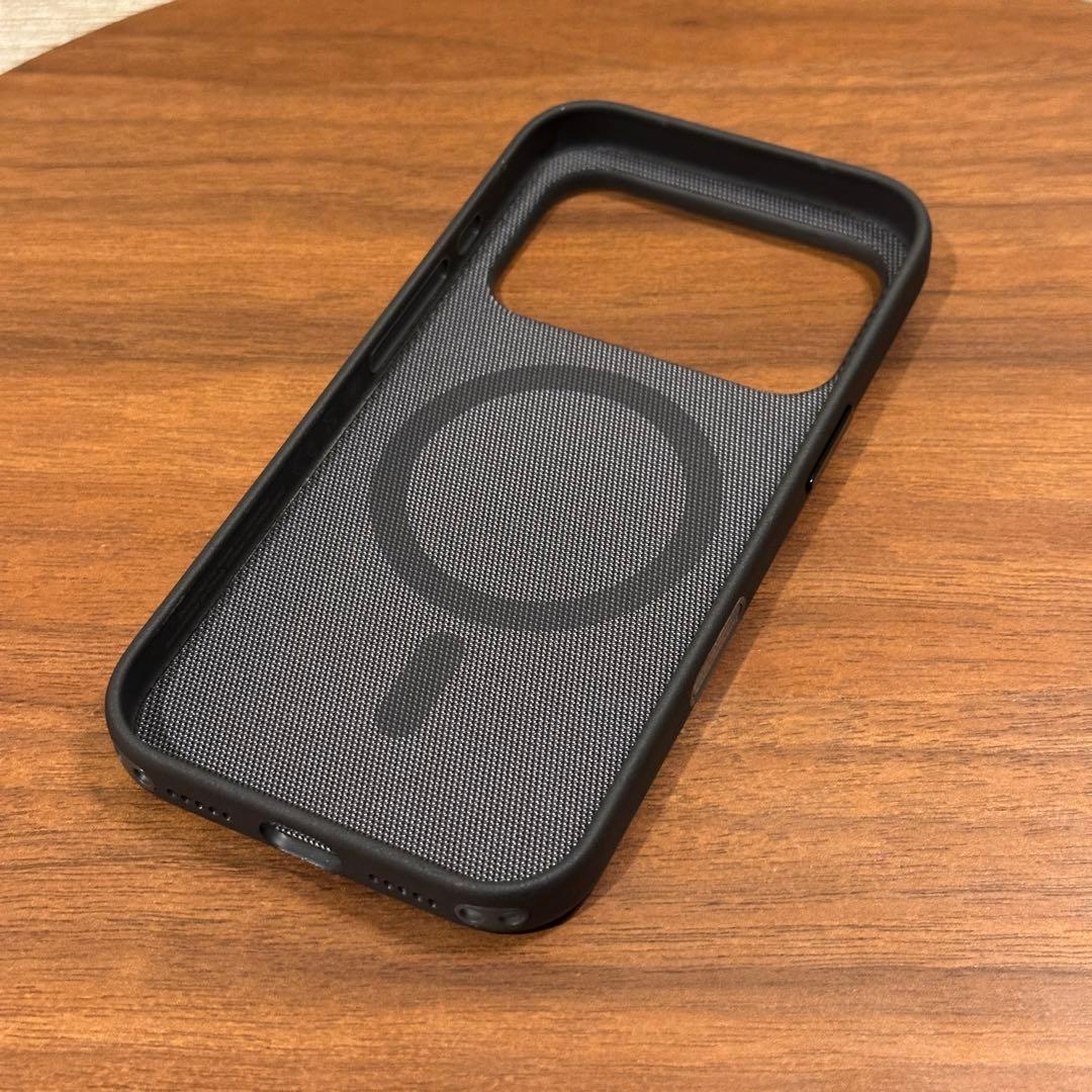 【美品中古】iPhone 17 Proテックウーブンケース「ブラック」Apple