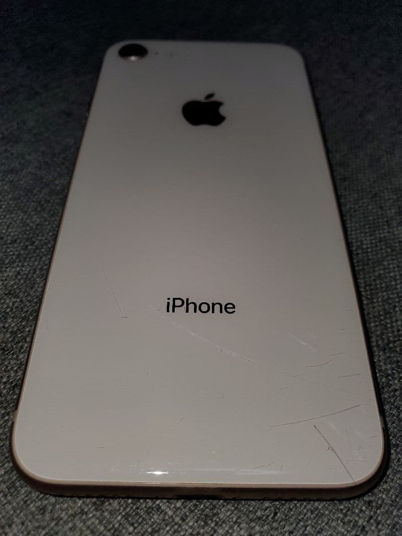 Apple iPhone 8 SoftBank SIMロック解除済み　64GB