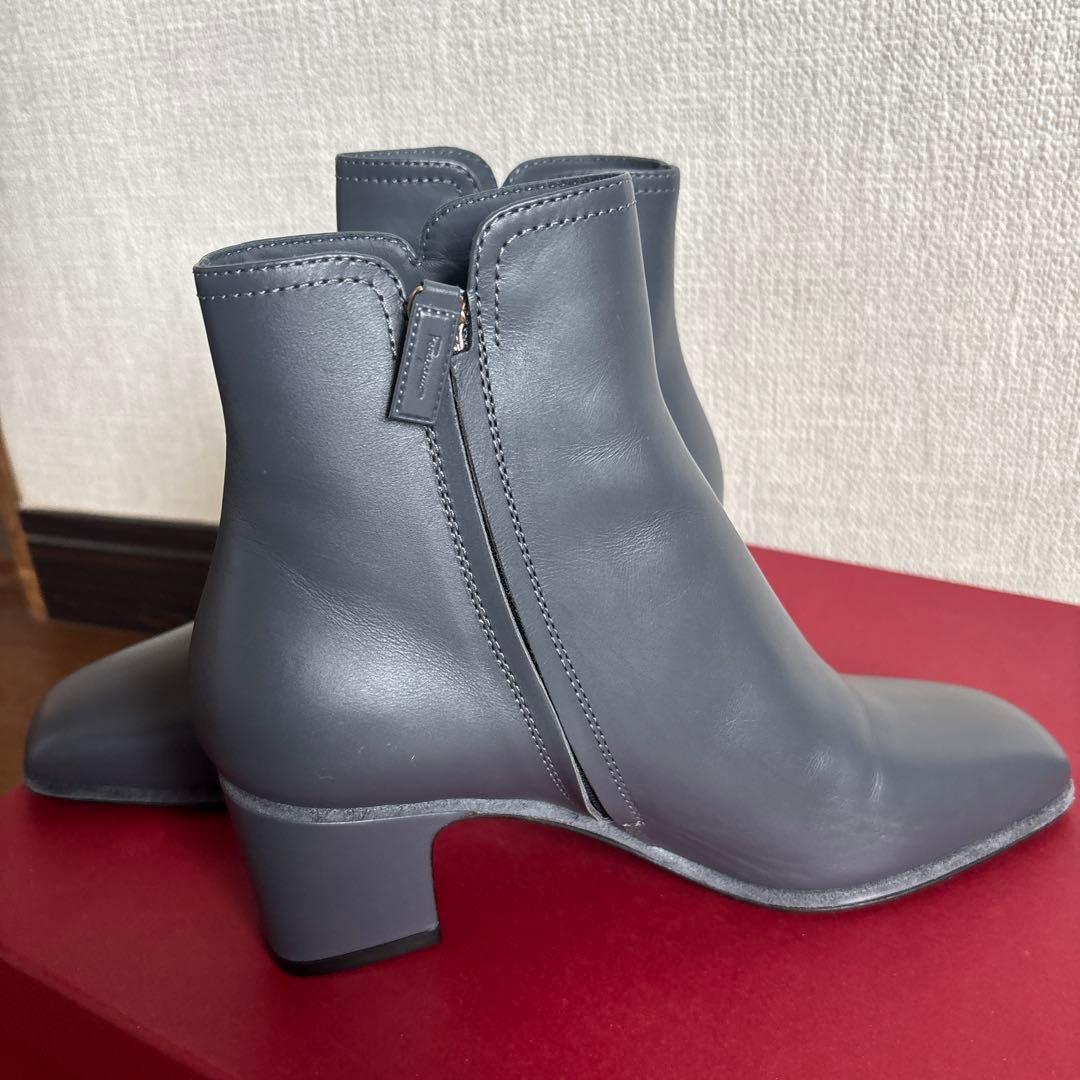 【半額値下げ】SalvatoreFerragamo ブーツ ガンチーニグレー