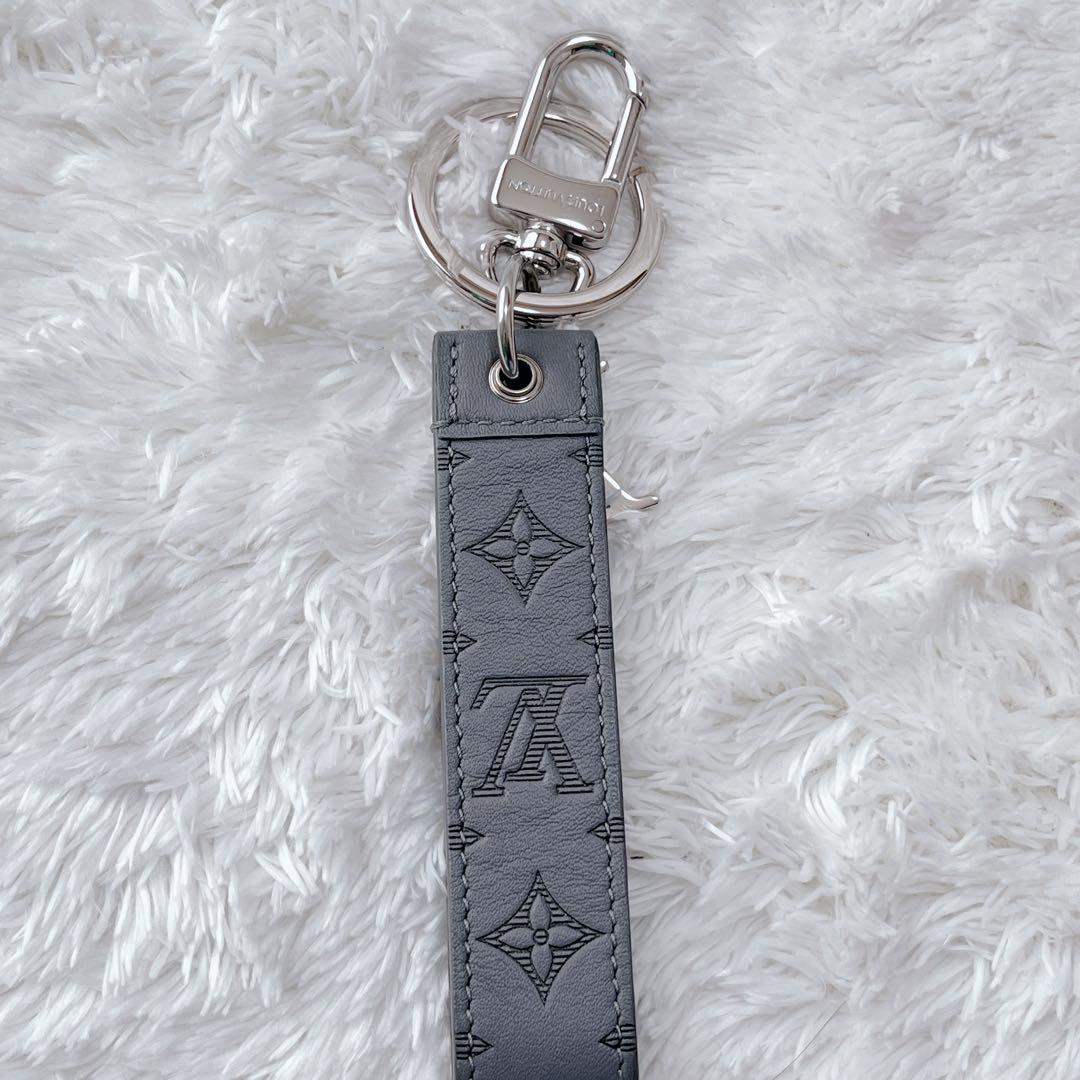 【美品　現行】ルイ・ヴィトン シャドウ キーホルダー ドラゴンヌ グレー