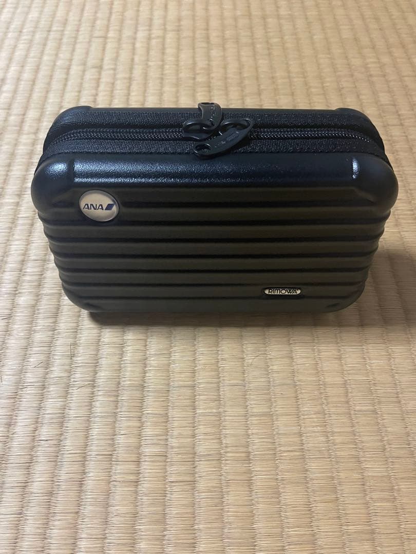 【希少】ANA リモワ ファーストクラス 旅行ポーチ 3個セット
