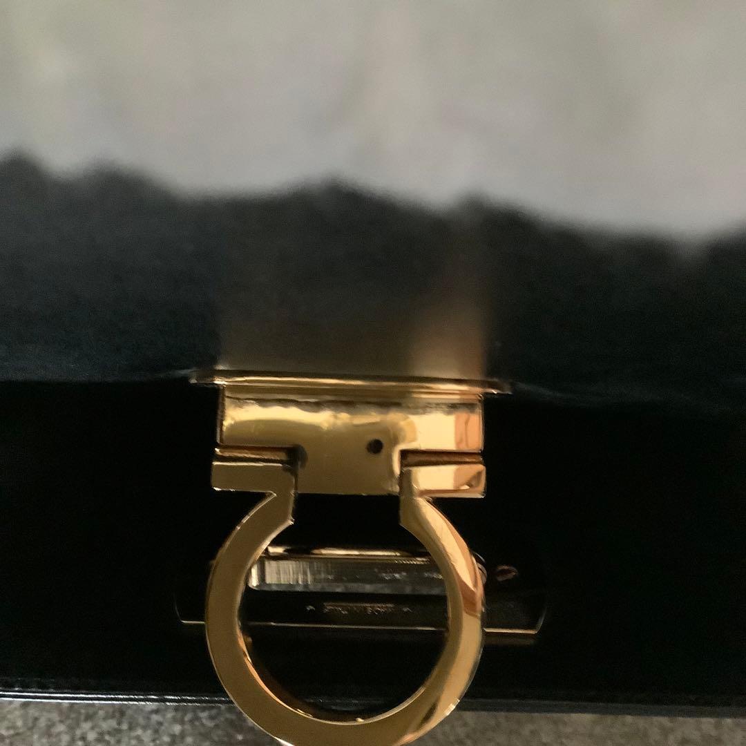 フェラガモ　ショルダーバッグ