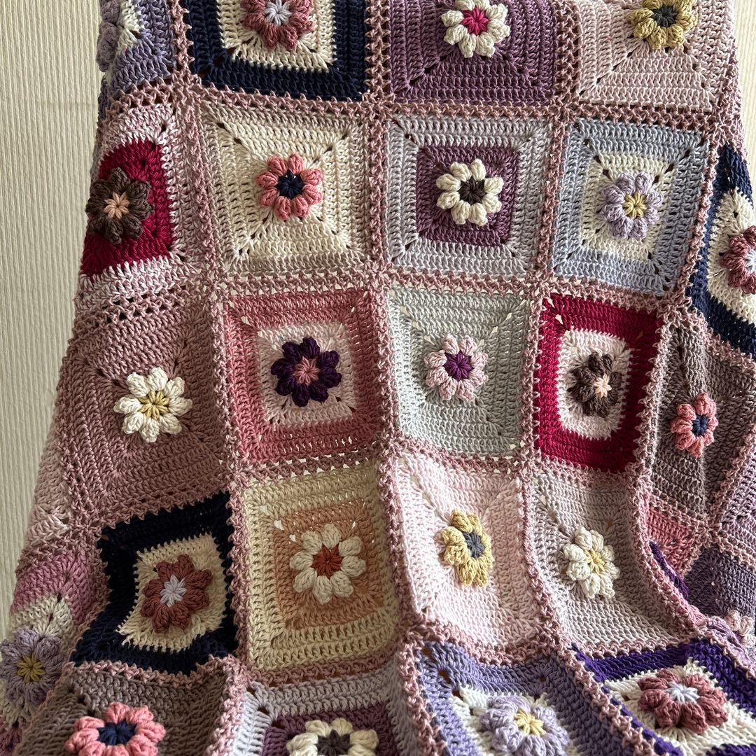 ぷっくり。お花のモチーフ編み マルチカバー 手編み ブランケット