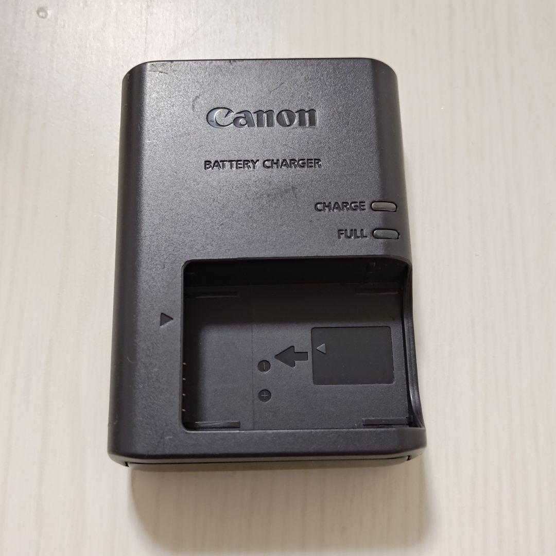 Canon EOS Kiss M ホワイト　SDHCカード32GB