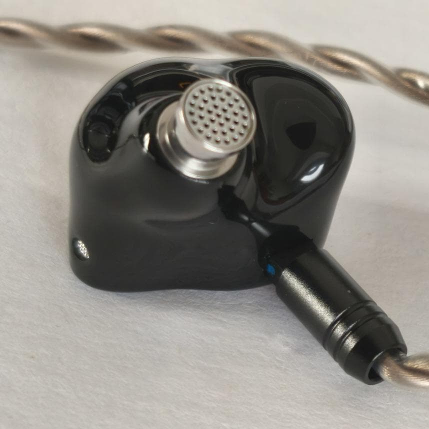 イヤホン THIEAUDIO Hype 10