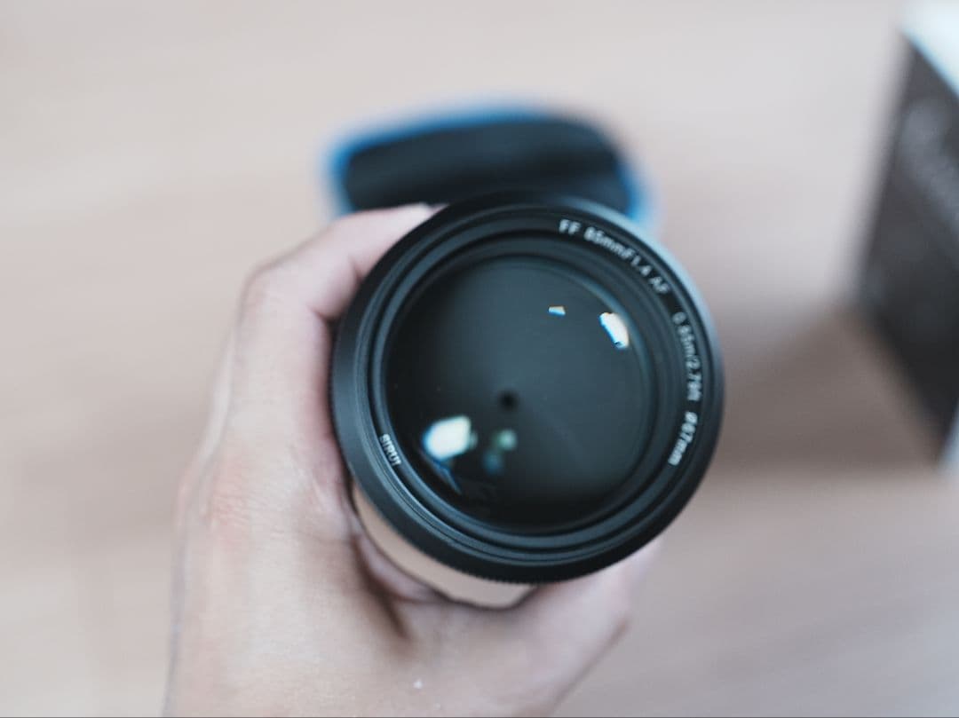 SIRUI Aurora 85mm f1.4 単焦点レンズ eマウント