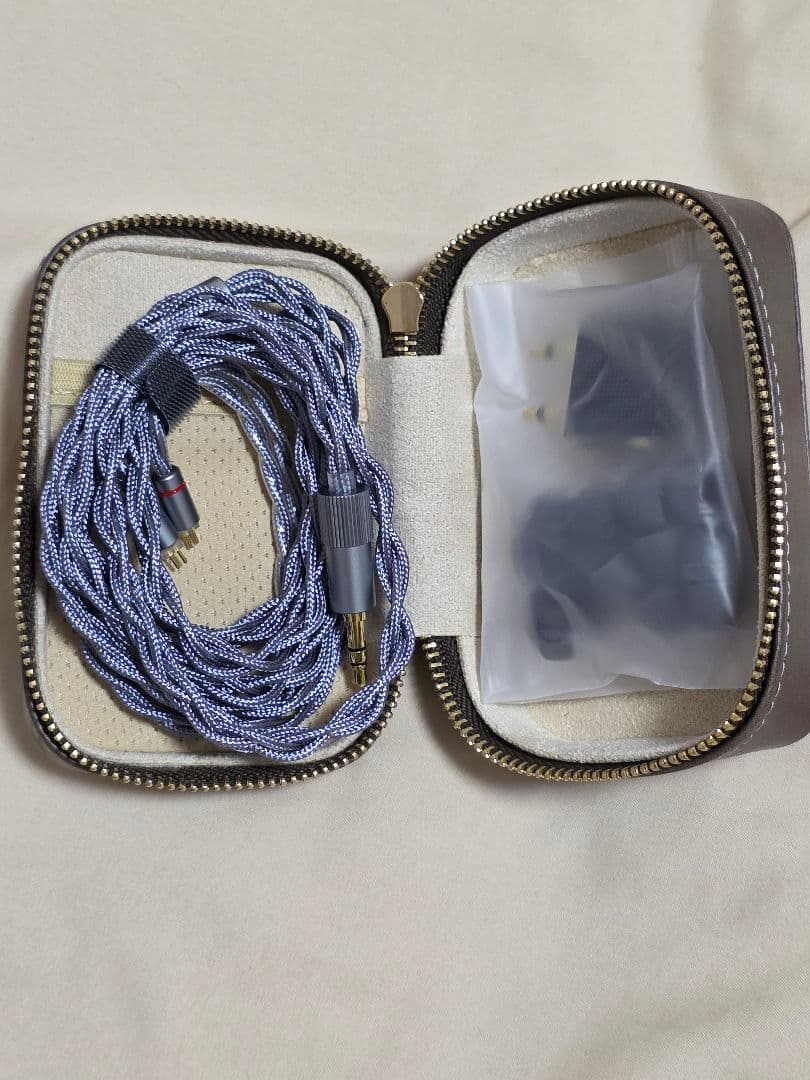 水月雨 (MOONDROP) Blessing3 AQUA + 秋月 4.4mm