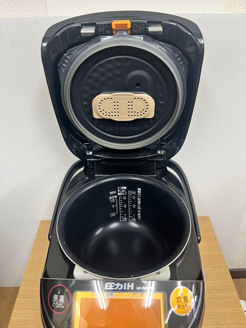 【象印 圧力IH炊飯器 NP-ZV100BK】5.5合 プラチナ厚釜2018年製
