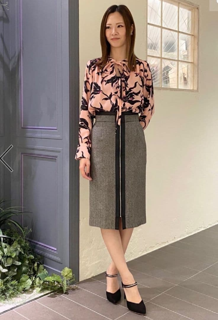 新品未使用ピンキーダイアンフラワープリントブラウス