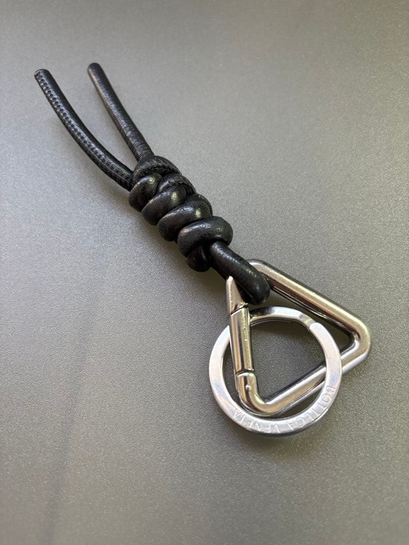 Bottega Veneta トライアングル キーリング