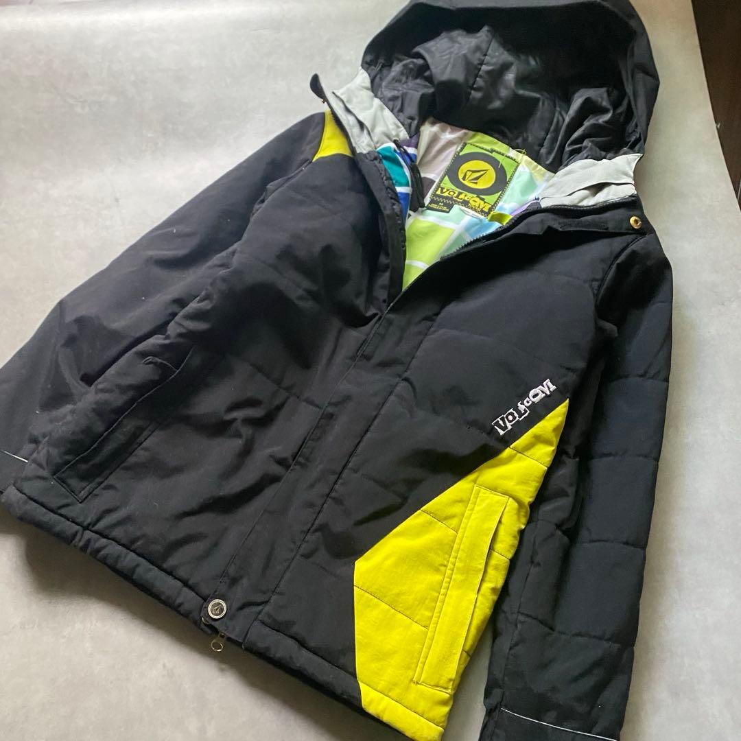 美品VOLCOMデサントスノボ・スキーウェア セットアップ M - 高防水透湿性