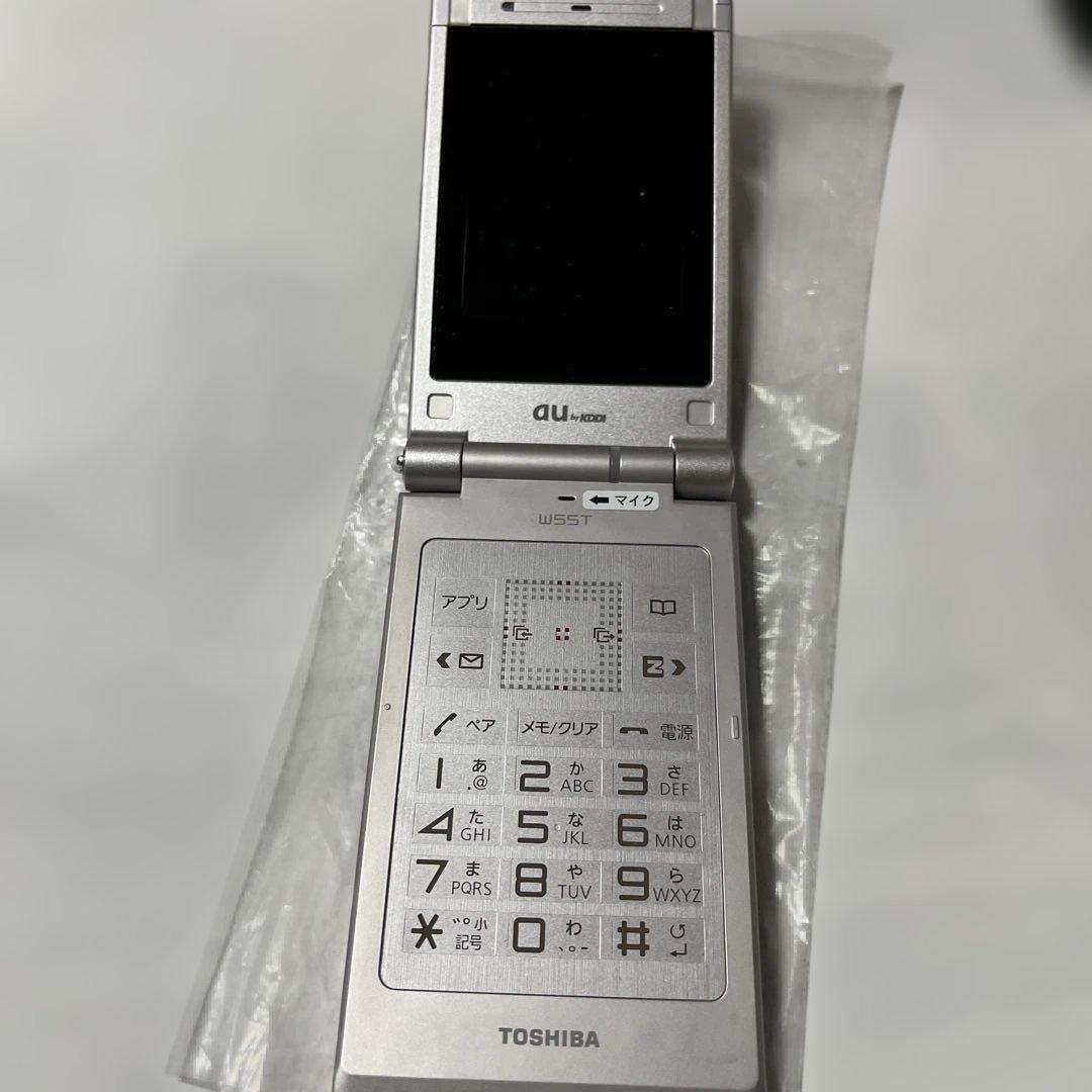 お値下げ　TOSHIBA au W55T シルバー折りたたみ式携帯電話