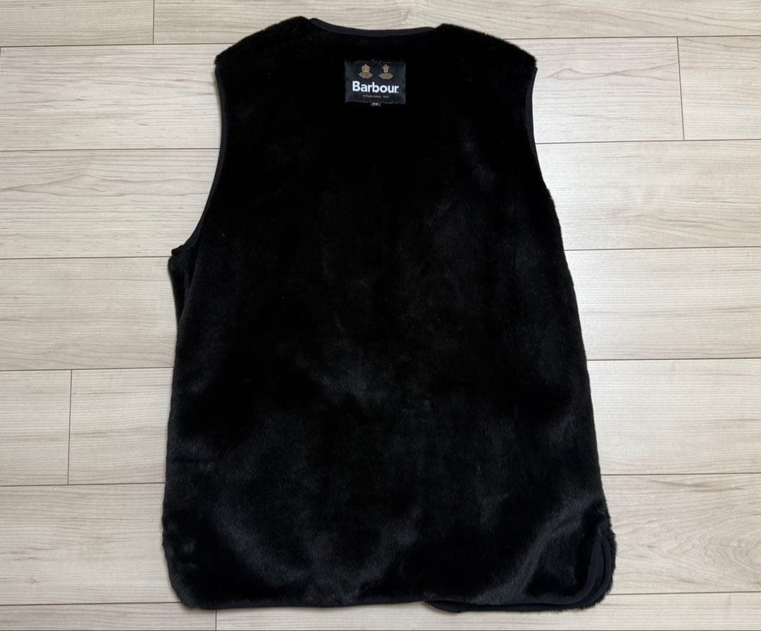 【Barbour】フロントジップ ファー ライナー ベスト BLACK40