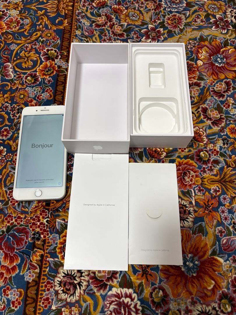 iPhone 8 Plus au版 256Gジャンク背面割れ 残債なし補修歴あり