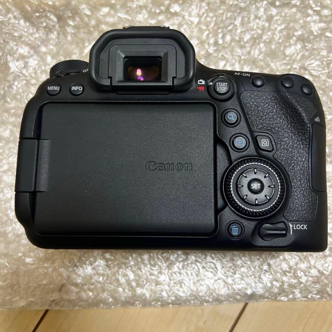 デジタル一眼レフカメラ　Canon EOS 6D Mark II